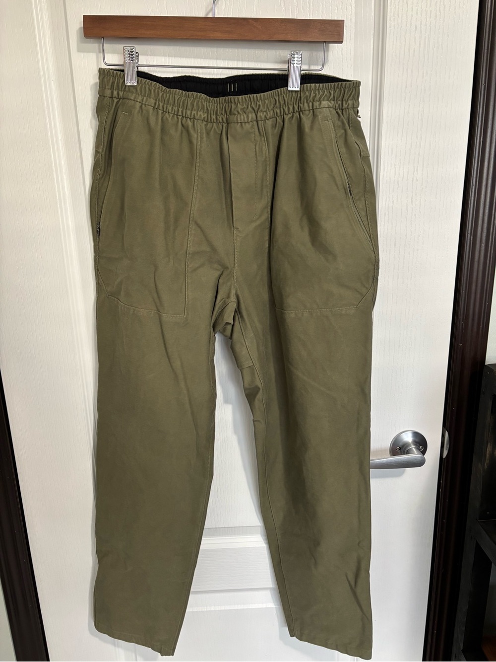 Lululemon Men's Olive Green Casual Pants - Utilitech Pull On Classic Fit